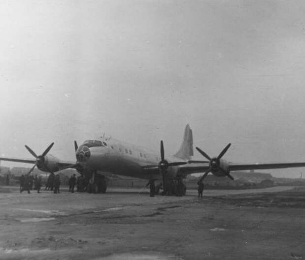 8.Ту-70 перед первым полетом.