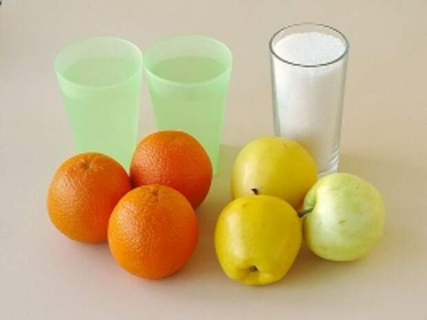 Для приготовления джема нужно взять яблоки (лучше сорта «Белый налив»), апельсины, сахар и 2 стакана воды.