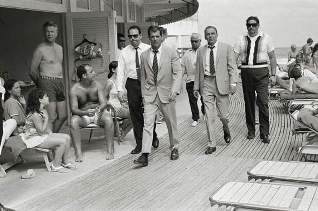 more-class-past-photos-vintage-611__700