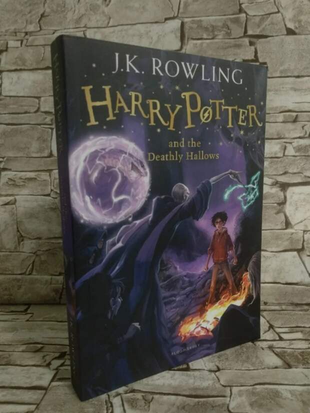 Книги «Гарри Поттер» одни из самых популярных в мире среди взрослых и детей. /Фото: images.ua.prom.st