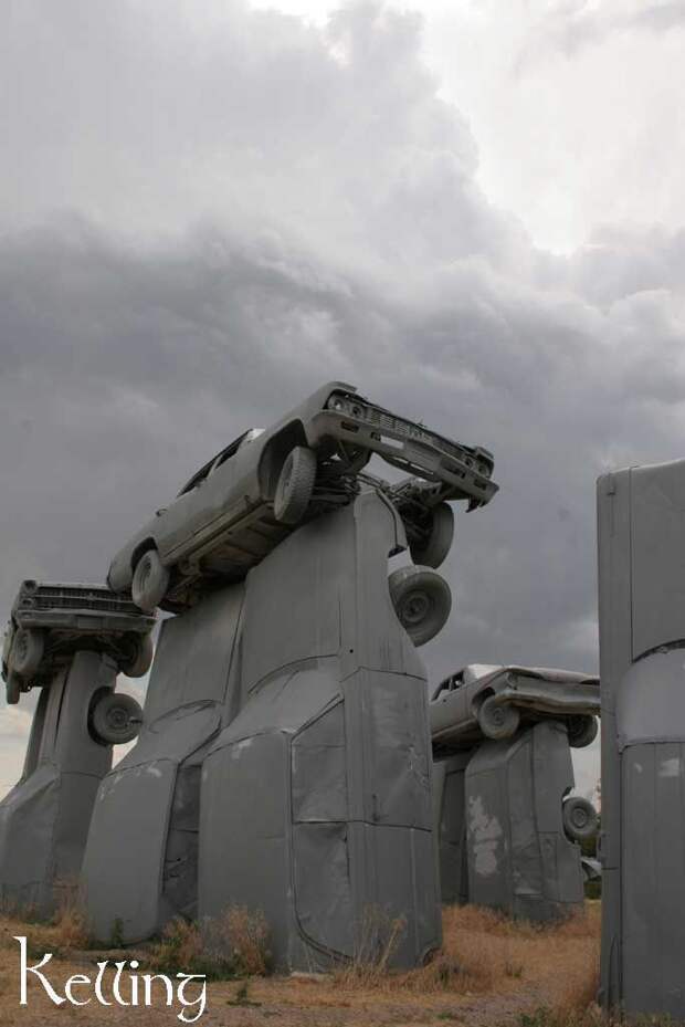 Монумент из старых американских машин выставлен на продажу (10 фото) Монумент из старых американских машин выставлен на продажу (10 фото)