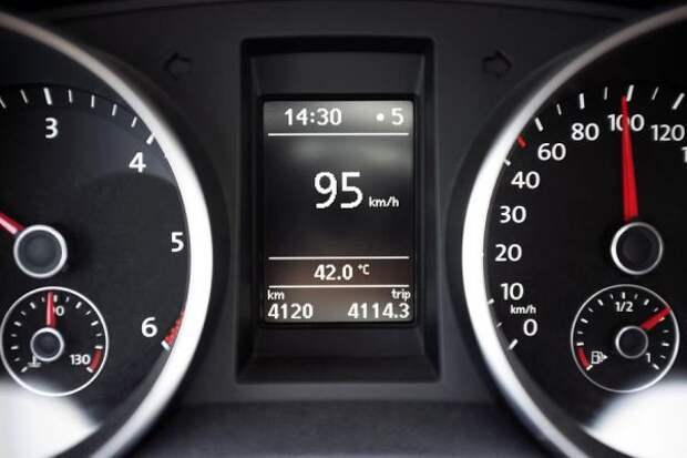 Почему термометр вашего автомобиля не всегда показывает правду?