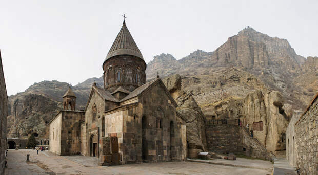 8. Например, этот монастырь Гегард армения, факт