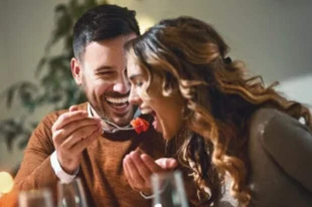 Салат, горячее, десерт. Готовим ужин на 8 марта из трех ингредиентов