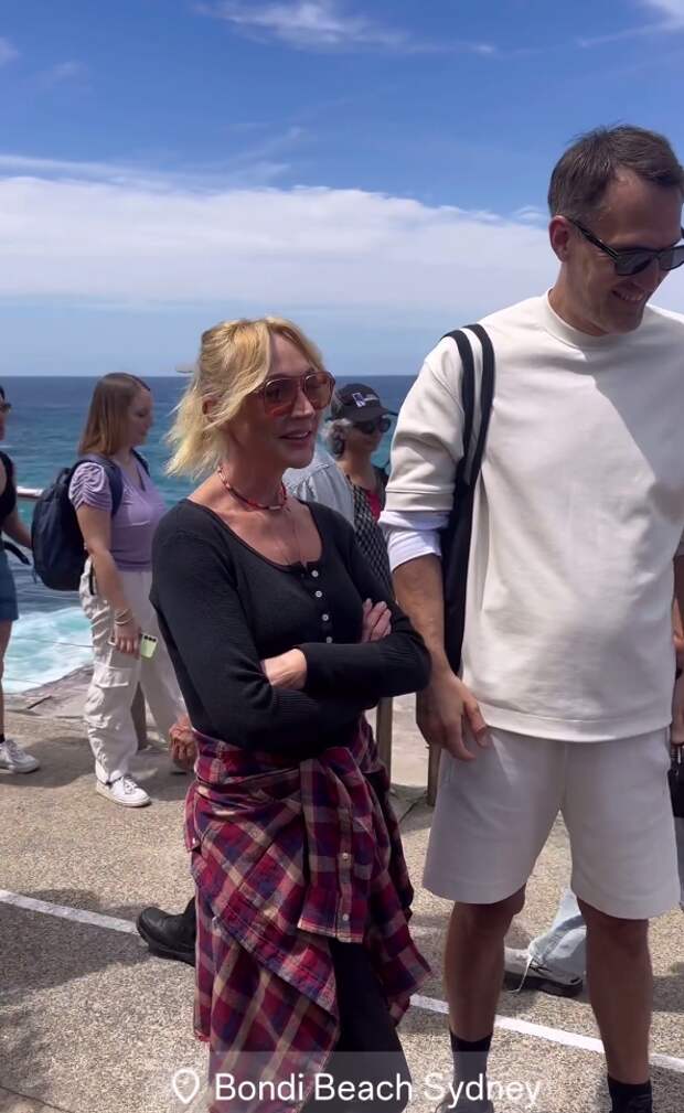 Кристина Орбакайте теперь поет с уличными музыкантами прямо на набережной