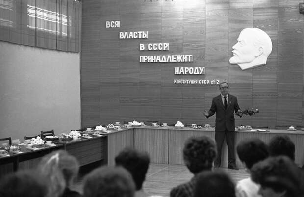 Эпоха развитого социализма в великолепных фотографиях Владимира Соколаева