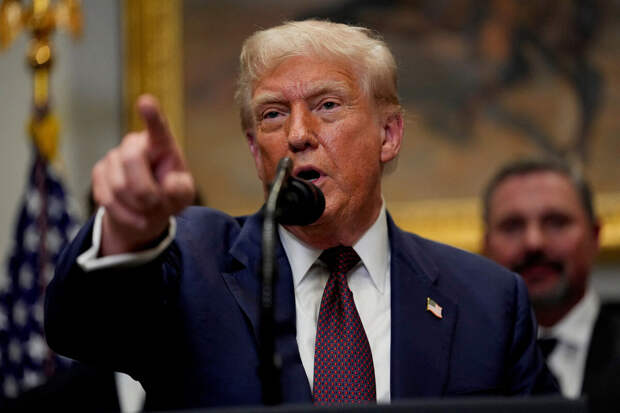 NBC: Трамп добавит золота на потолок Овального офиса