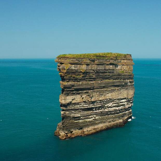rocks01 Самые красивые и необычные морские скалы