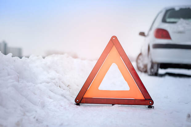 МВД: в Архангельске рейсовый автобус протаранил шесть автомобилей на парковке