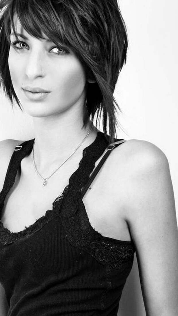Slimming short funky hairstyles for round faces