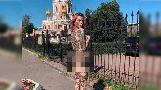 На российскую блогершу завели уголовное дело за обнаженное фото на фоне храма