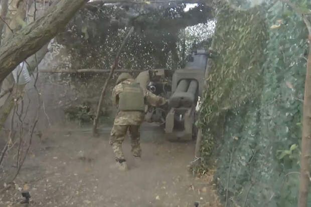 Расчеты гаубиц Д-30 группировки войск «Запад» уничтожили замаскированные блиндаж и живую силу ВСУ в зоне СВО