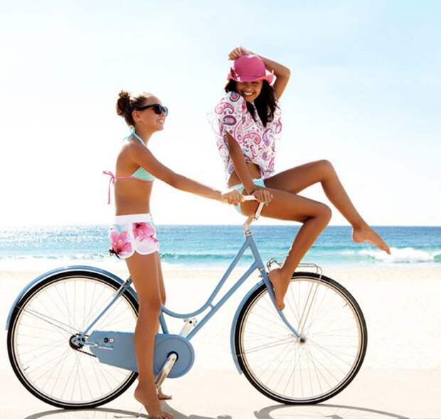 Девушки и велосипеды