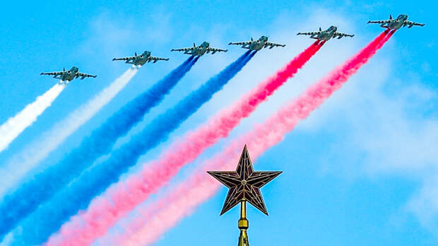 «Русские Витязи» и «Стрижи»: как выглядел Парад Победы глазами летчиков