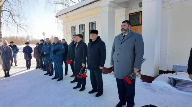 Поселку Новая Черепеть Суворовского района вручили знак «Населённый пункт воинской доблести»