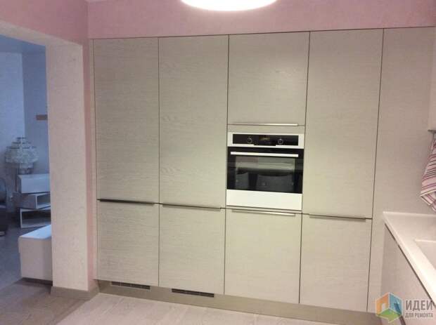 Шкафы-пеналы на кухне, кухня в стиле минимализм
