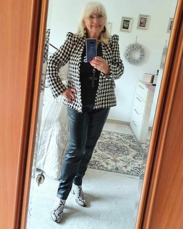 Вот как надо одеваться в 70 лет : стильные образы пенсионерки из Германии