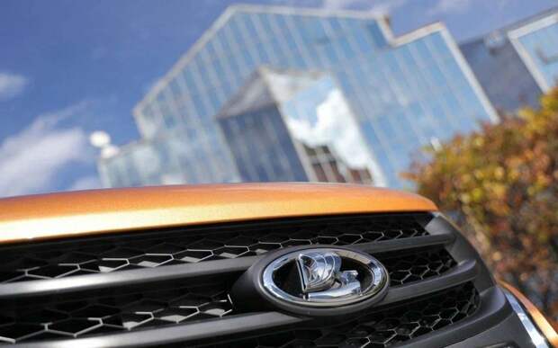 Бывший дизайнер Jaguar и Rolls-Royce оценил автомобили Lada
