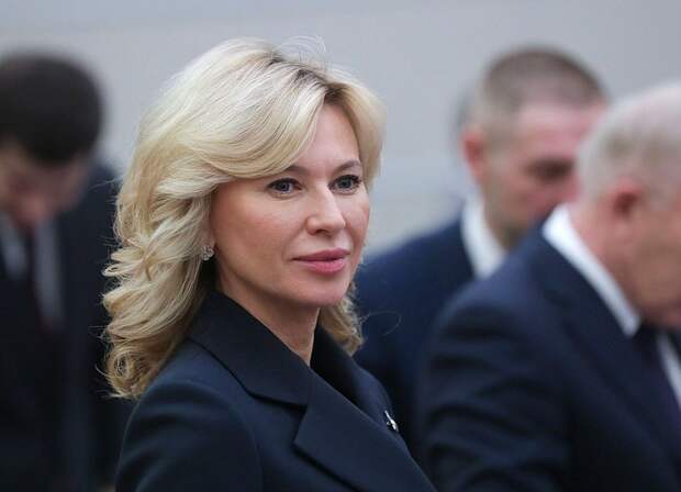 Депутат Стенякина напомнила, что за опоздание работодатель может применить к сотруднику взыскания