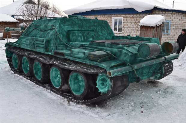 Сотни танков появились в огородах россиян Сотни танков появились в огородах россиян World of Tanks, игра, конкурс, снег, танки