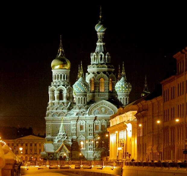 Легенды храмов. Moscu y San Petersburgo. Historias de San Petersburgo. San Petersburgo: Guia.