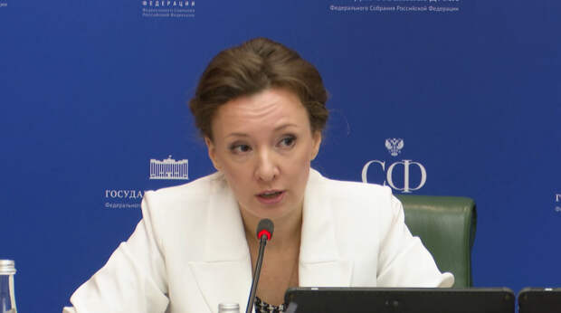 Кузнецова: российские производители должны внедрять патриотическую символику в детские и школьные товары