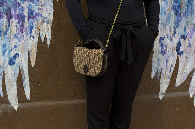 When in doubt, wear black! I'm addicted to fashion.