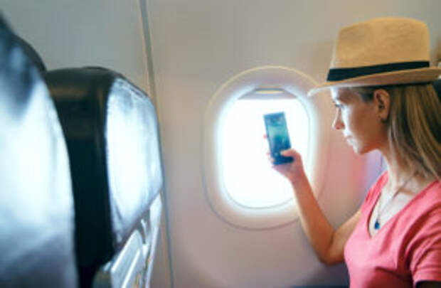 Пассажирам “Аэрофлота” больше не надо выключать телефон на взлёте и посадке