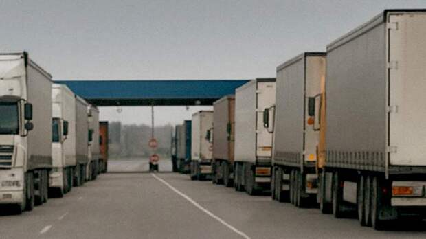 Лукашенко поручил доставить водителей литовских фур в КПП на границу