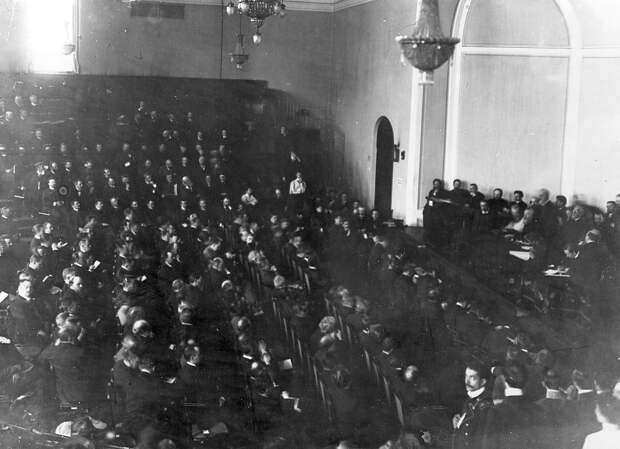 1906. Совещание выборщиков в Первую Государственную думу в Тенишевском училище