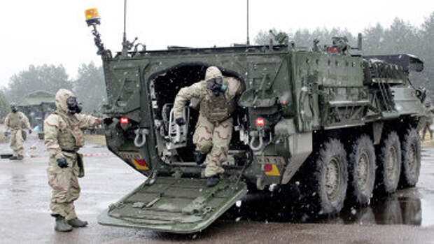 Бронетранспортер Страйкер во время военных учений НАТО Operation Summer Shield на полигоне Адажи в Латвии