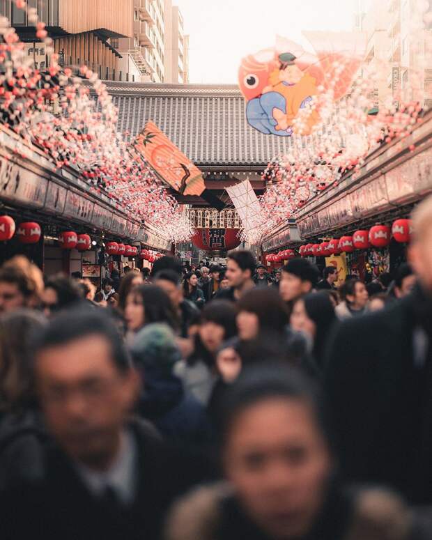 День и ночь японских улиц на снимках Джеймса Такуми Шегуна