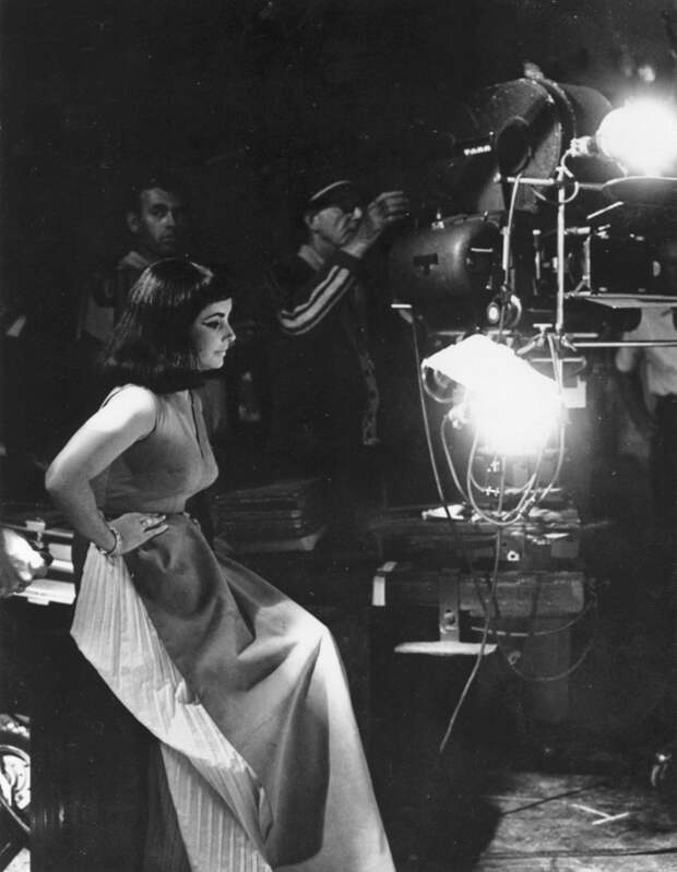 Элизабет Тейлор (Elizabeth Taylor) на съемках фильма «Клеопатра» (Cleopatra) (1963), фото 24