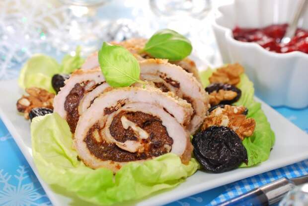 Мясной рулет на Новый год