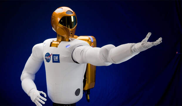 Исследования NASA Но что делать тем, кто не успел спрятаться? Ученые утверждают, что не все потеряно. Ранее в этом году исследователи NASA представили наноматериал, который наносится на скафандры космонавтов, чтобы защитить их от космической радиации. Это может стать решением проблемы — если только удастся запустить массовое производство.