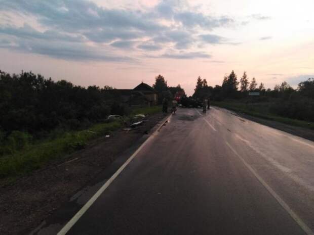 В столкновении машин в Тверской области погибли два человека