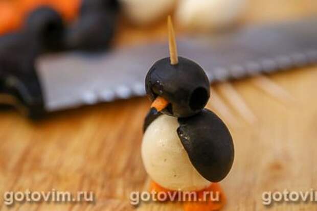 Пингвины из маслин и моцареллы, Шаг 07