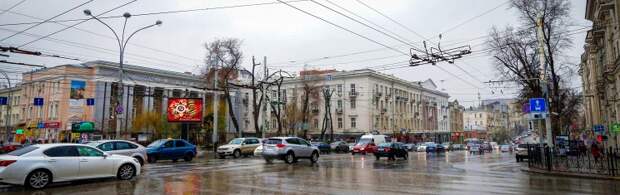 ID: 10632317 Дата съемки: 02.04.2015 Описание: Россия. Ростов-на-Дону. На углу Буденновского проспекта и Большой Садовой улицы. Валерий Матыцин/ТАСС
