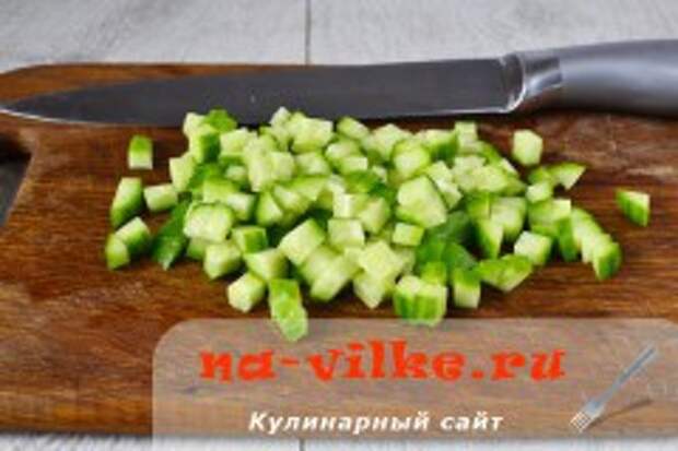 Салат из пекинской капусты с тунцом