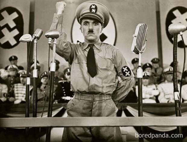18. Чарли Чаплин и Адольф Гитлер - одногодки. Чаплин сыграл Гитлера в сатирическом фильме 1940 года "Великий диктатор" интересное, исторические факты, история, познавательно, сша, факты, факты в картинках