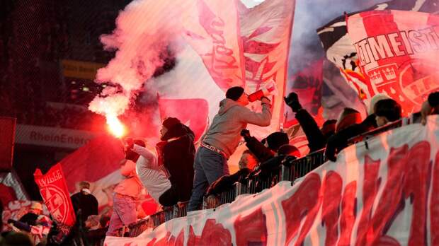 Немецкий футбольный союз оштрафовал клубы за неподобающее поведение болельщиков на 12 млн евро за прошлый сезон