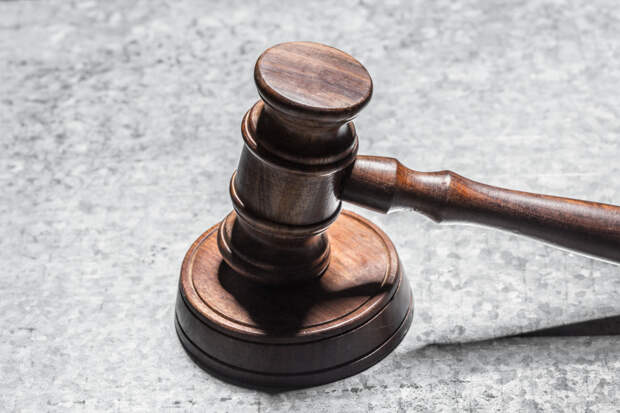 Учительницу приговорили к казни за расправу над мужем ради денег