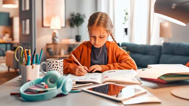 Отмену домашнего задания для школьников предложил обсудить Володин