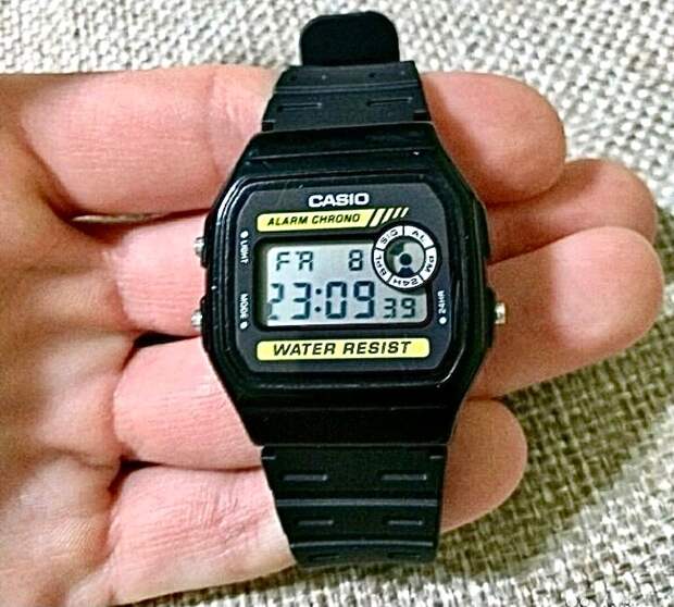 Что меня раздражает в электронных часы Casio, а что в них нравится