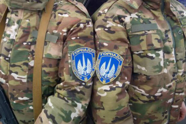 Украинская милиция отказалась штурмовать базу спецроты «Торнадо» Украинская милиция отказалась штурмовать базу спецроты «Торнадо»