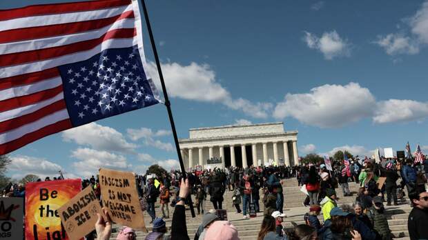 Италия засомневалась в адекватности США. "Пора пересмотреть наш союз"