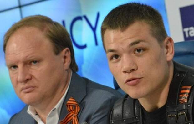 Федор Чудинов (справа) и его промоутер Владимир Хрюнов 