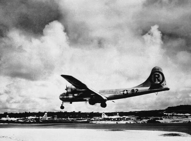Военный самолет ВВС США Boeing B-29, получивший мировую известность после того, как в августе 1945 года сбросил атомные бомбы на японские города Хиросима и Нагасаки