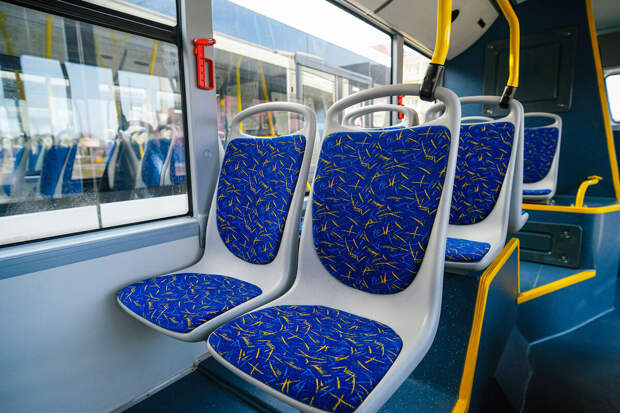 В Омске подростка выгнали из автобуса и ударили по лицу