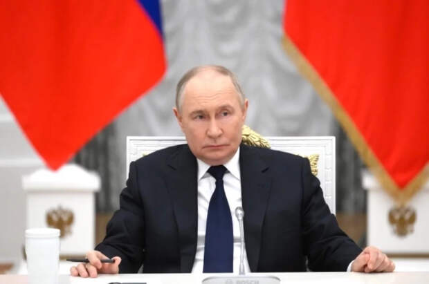 Путин провел встречу с главой МИД Венгрии Сийярто